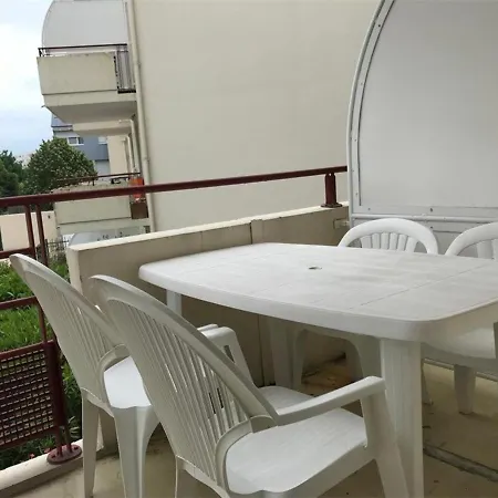 Charmant Studio Avec Balcon, Piscine Et Parking - La Rochelle - Fr-1-246-304 *